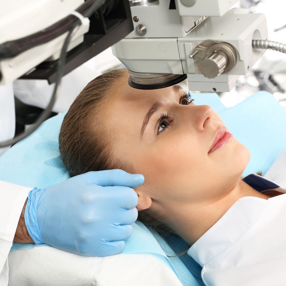 shutterstock_3213136761_1710867702 Refractive Lens Exchange (RLE)